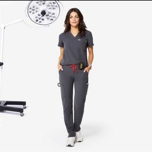 Charcoal Figs scrub set